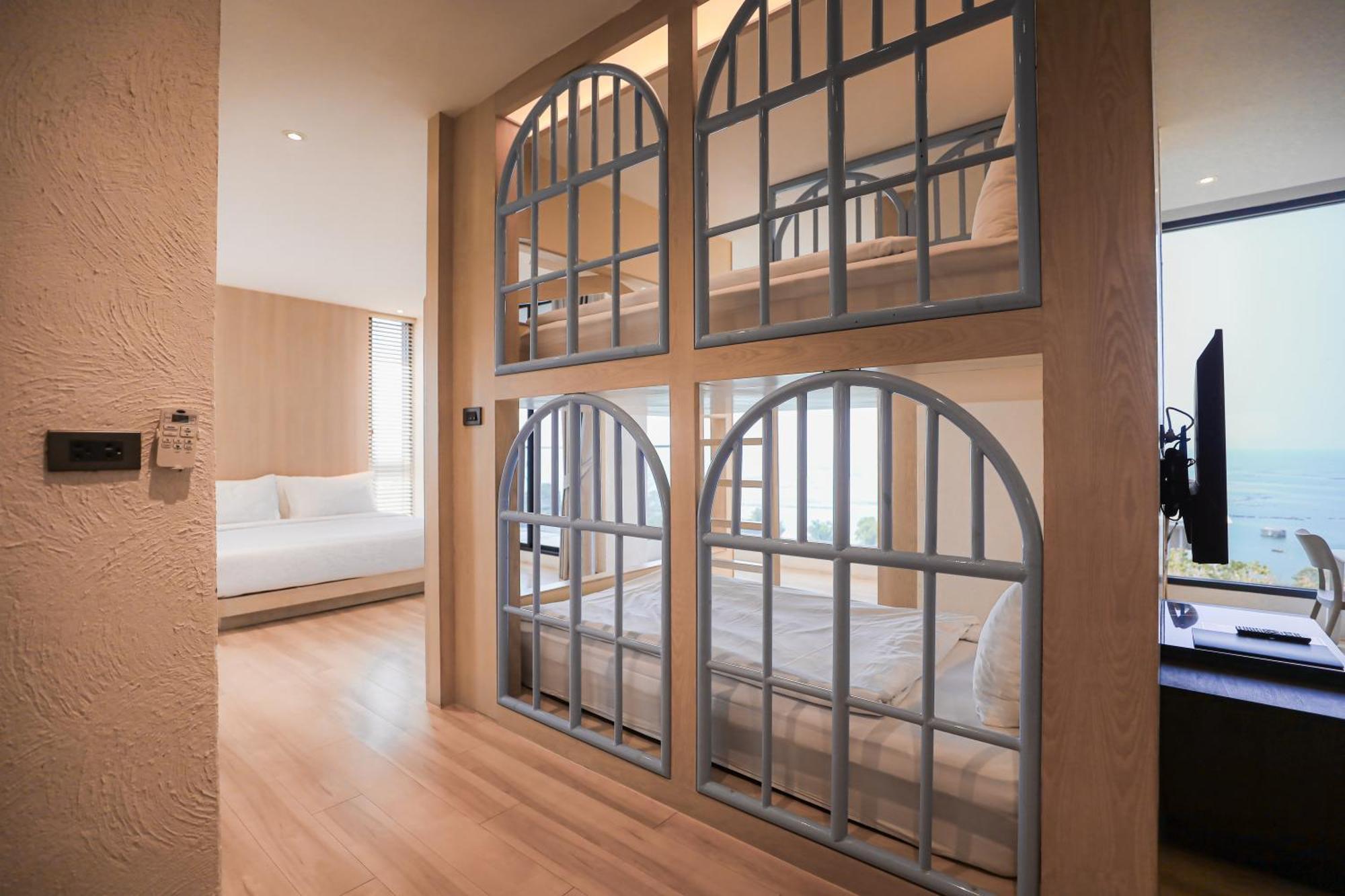 Balcony Seaside Sriracha Hotel & Serviced Apartments Si Racha Buitenkant foto