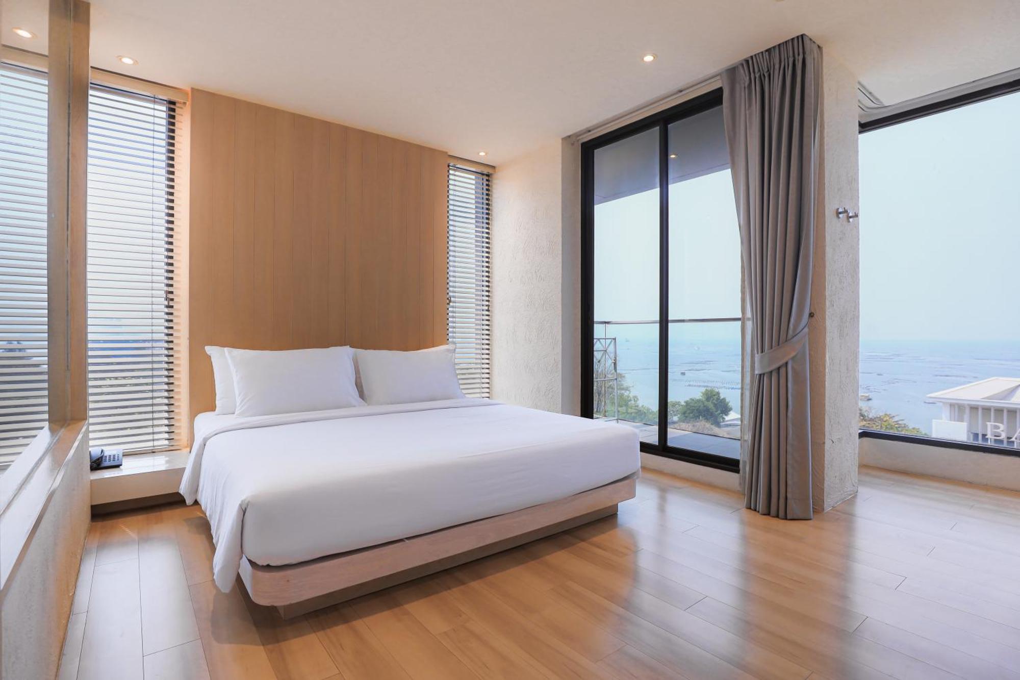 Balcony Seaside Sriracha Hotel & Serviced Apartments Si Racha Buitenkant foto