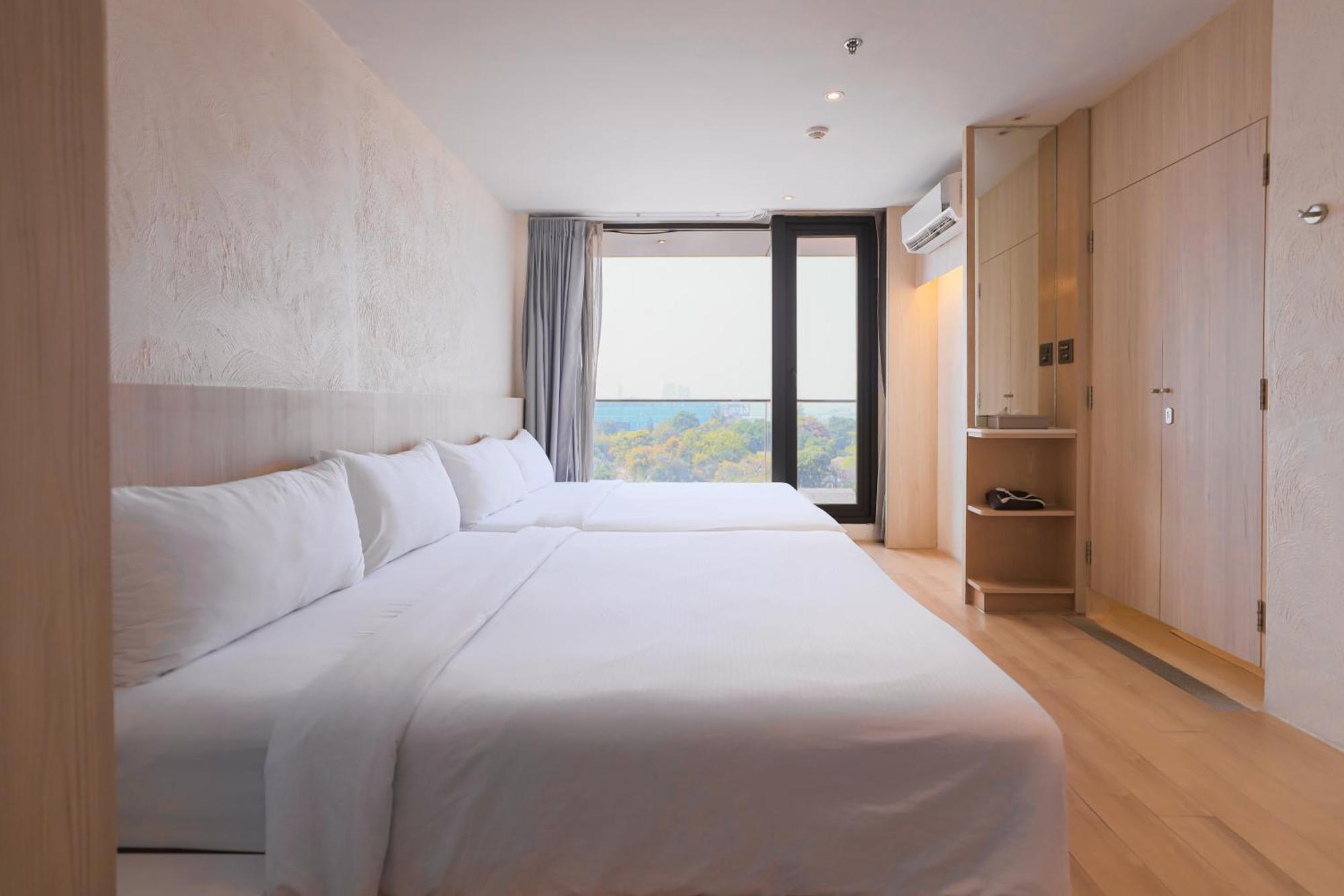 Balcony Seaside Sriracha Hotel & Serviced Apartments Si Racha Buitenkant foto