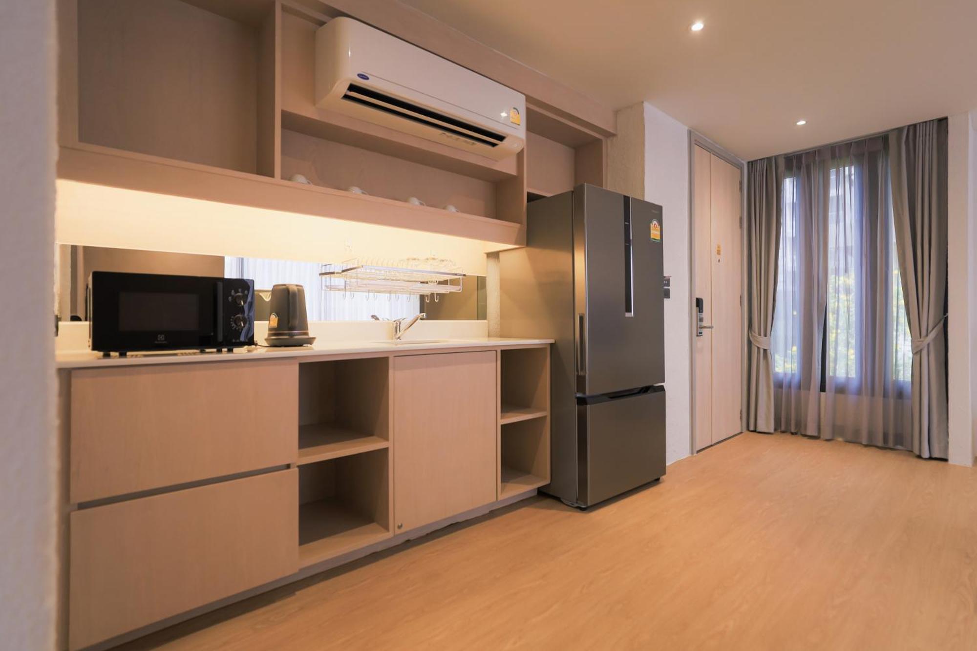 Balcony Seaside Sriracha Hotel & Serviced Apartments Si Racha Buitenkant foto